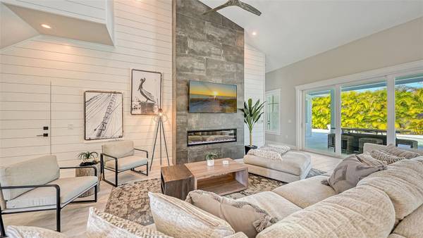 8006 20TH PL W, Bradenton, FL 34209