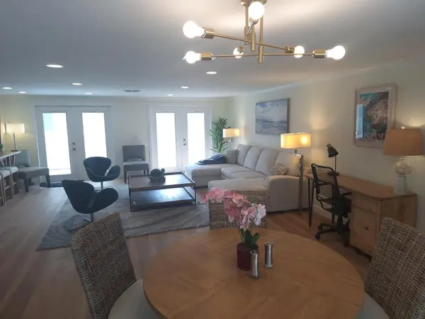 1203 LYRIC LN, Sarasota, FL 34242