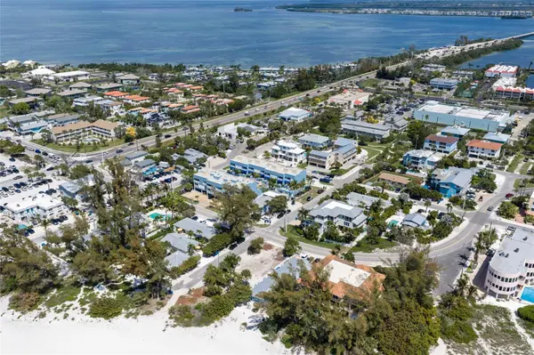 3720 GULF DR, Holmes Beach, FL 34217