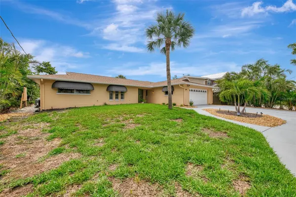 4946 COMMONWEALTH DR, Sarasota, FL 34242