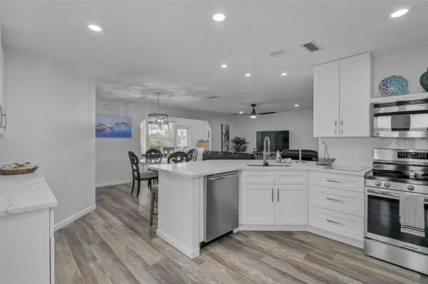 6308 MIDNIGHT PASS RD #6, Sarasota, FL 34242