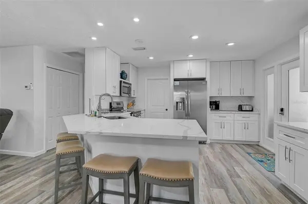 6308 MIDNIGHT PASS RD #6, Sarasota, FL 34242