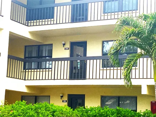 425 30TH AVE W #C211, Bradenton, FL 34205
