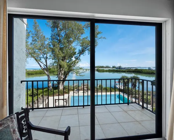 490 N SHORE RD #6, Longboat Key, FL 34228