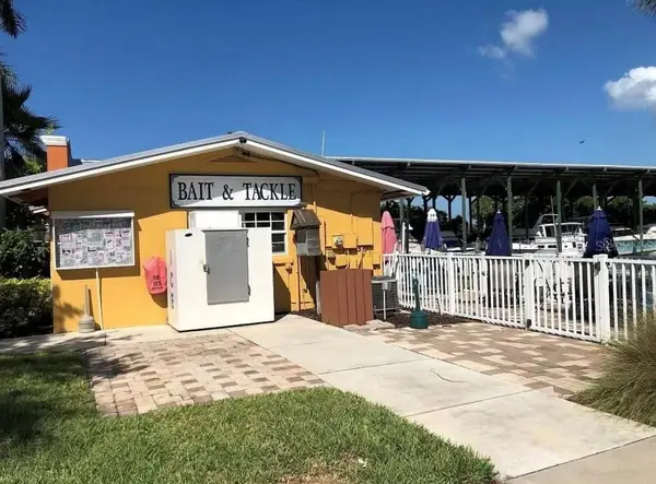 570 BLACKBURN POINT RD #11, Osprey, FL 34229