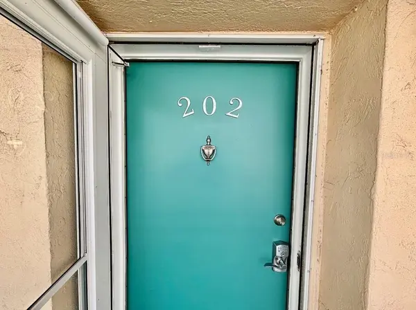 1215 S PORTOFINO DR #202, Sarasota, FL 34242