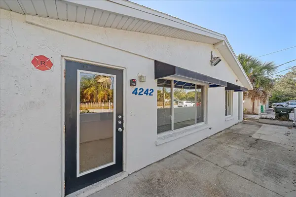 4242 MCINTOSH LN, Sarasota, FL 34232