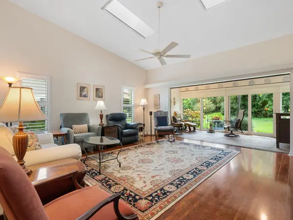 4004 WILSHIRE CIR E #89, Sarasota, FL 34238