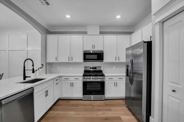 15736 SUNNY DAY DR, Bradenton, FL 34211