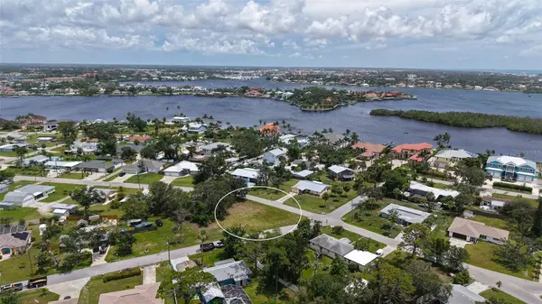 513 PINE RD, Nokomis, FL 34275