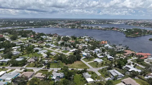 513 PINE RD, Nokomis, FL 34275