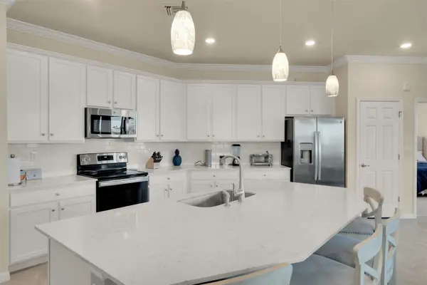 10042 CROOKED CREEK DR #203, Venice, FL 34293