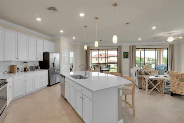 10042 CROOKED CREEK DR #203, Venice, FL 34293