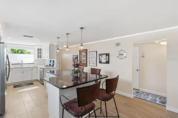 573 SPANISH DR N, Longboat Key, FL 34228
