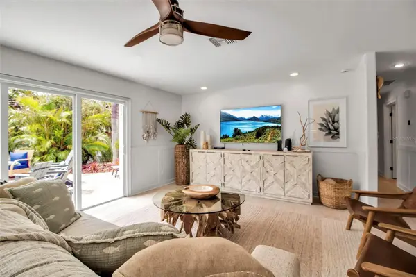 207 PEACOCK LN, Holmes Beach, FL 34217