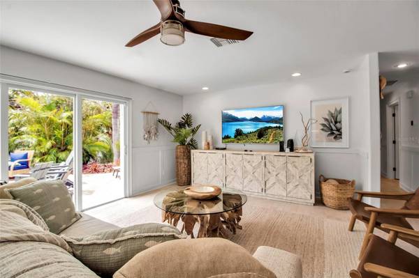 207 PEACOCK LN, Holmes Beach, FL 34217
