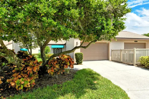 6041 CLUBSIDE DR #6041, Sarasota, FL 34243