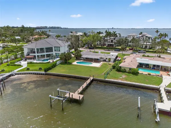 377 S SHORE DR, Sarasota, FL 34234