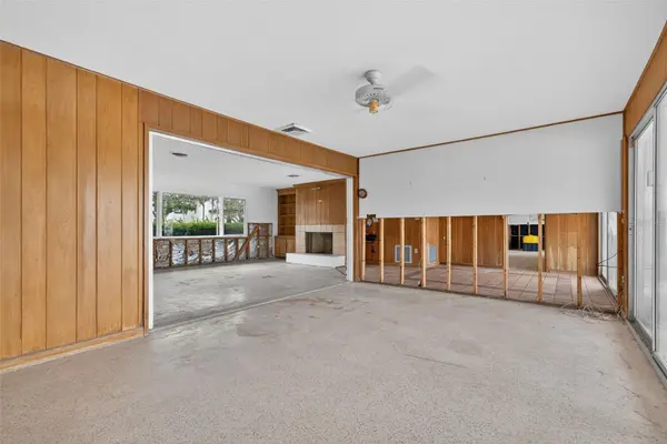 377 S SHORE DR, Sarasota, FL 34234