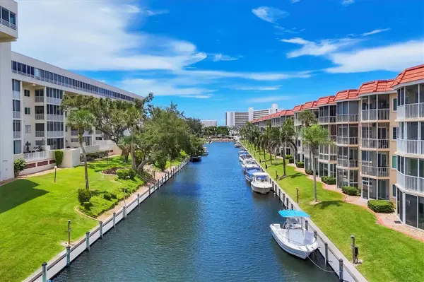 1350 N PORTOFINO DR #107, Sarasota, FL 34242