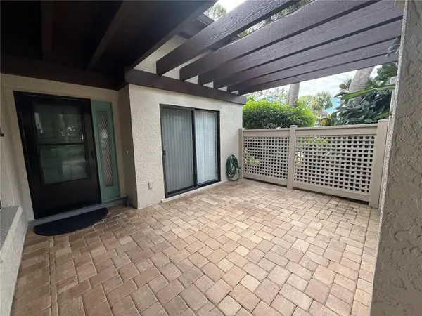 3102 WINDRUSH BOURNE #4, Sarasota, FL 34235