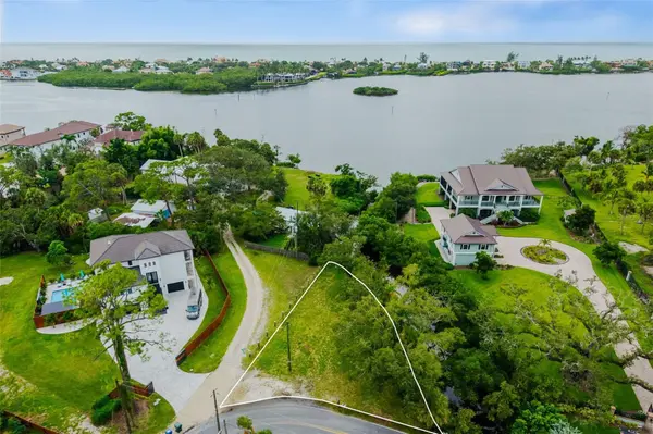 OAK ST, Nokomis, FL 34275