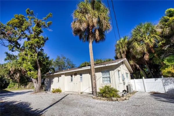 160 GARDEN LN, Sarasota, FL 34242