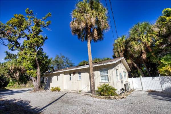 160 GARDEN LN, Sarasota, FL 34242