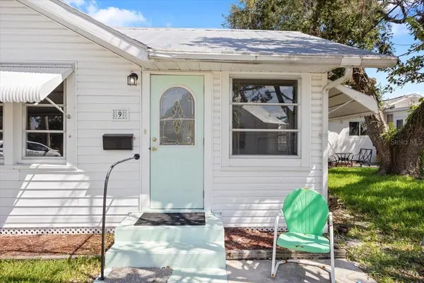 9 SEMINOLE DR, Bradenton, FL 34208