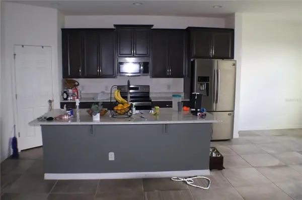 453 IRONSIDE TRAIL DR, Groveland, FL 34736