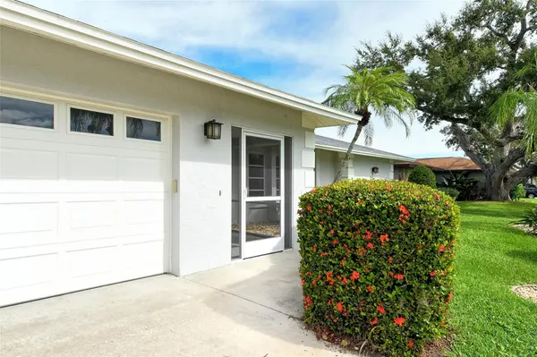 6722 ROXBURY DR, Sarasota, FL 34231