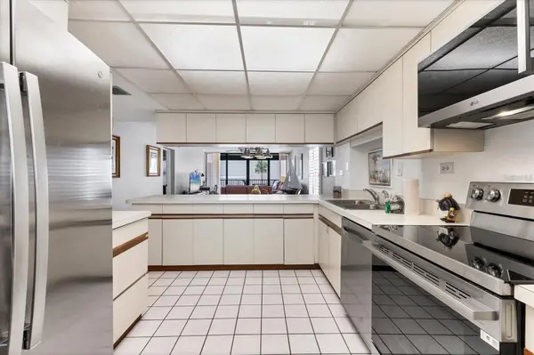 6480 MIDNIGHT PASS RD #311, Sarasota, FL 34242