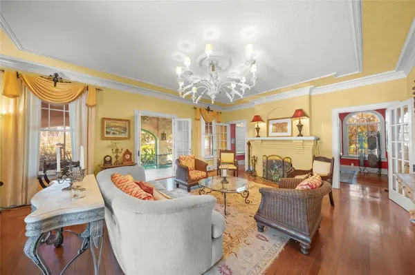 2830 BAY SHORE CIR, Sarasota, FL 34234