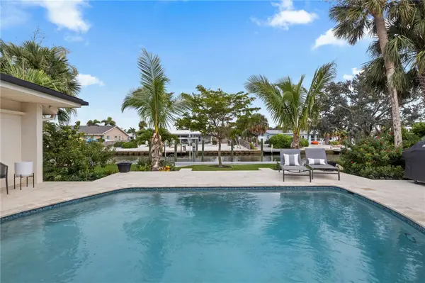 624 DUNDEE LN, Holmes Beach, FL 34217
