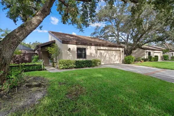 3953 GLEN OAKS MANOR DR, Sarasota, FL 34232