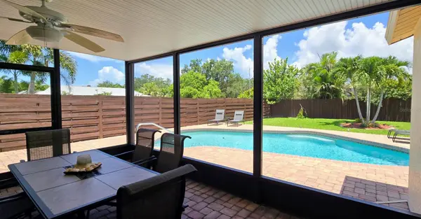 3803 EASTON ST, Sarasota, FL 34238