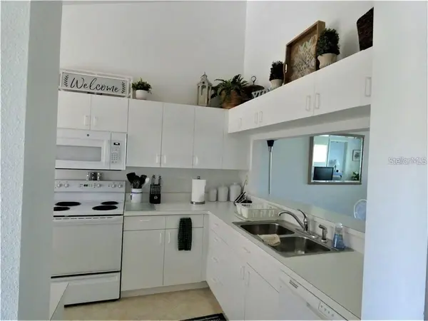 8735 OLDE HICKORY AVE #8302, Sarasota, FL 34238