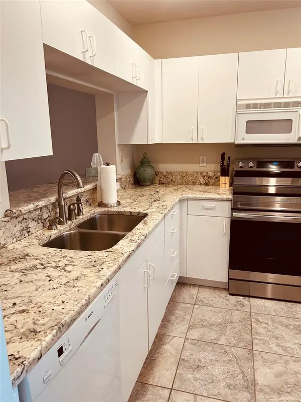 9630 CLUB SOUTH CIR #6201, Sarasota, FL 34238
