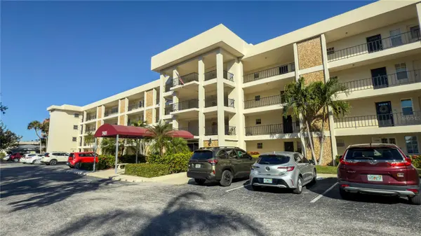 7461 W COUNTRY CLUB DR N #209, Sarasota, FL 34243