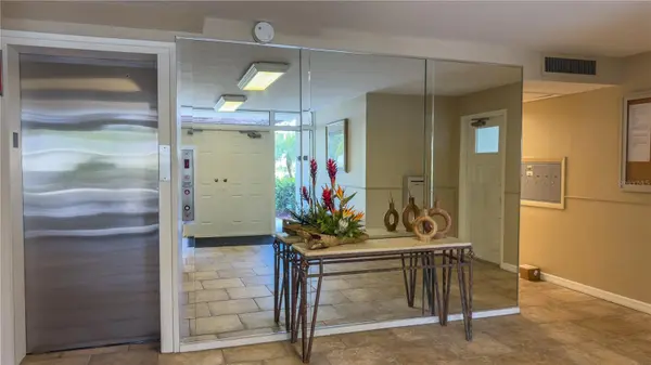7461 W COUNTRY CLUB DR N #209, Sarasota, FL 34243