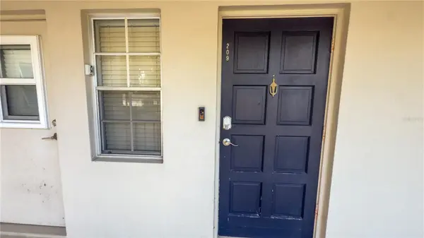 7461 W COUNTRY CLUB DR N #209, Sarasota, FL 34243