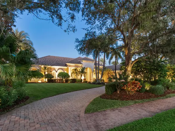 4085 FOUNDERS CLUB DR, Sarasota, FL 34240