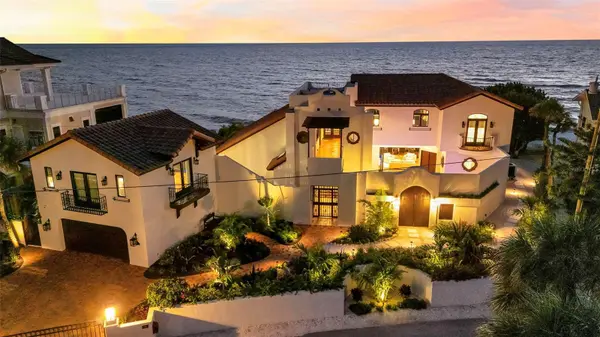 121 N CASEY KEY RD, Osprey, FL 34229