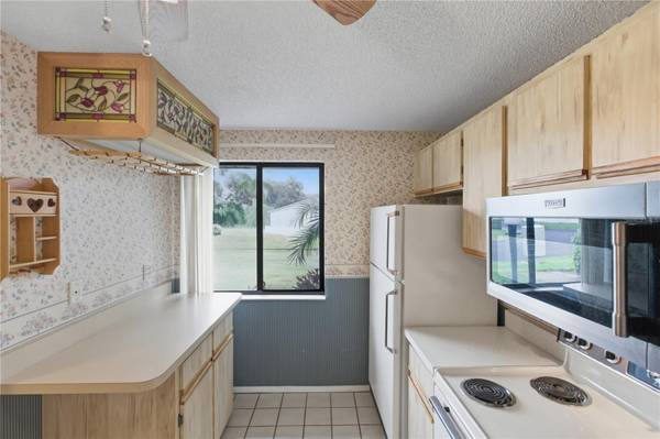 5908 36TH AVENUE CIR W, Bradenton, FL 34209