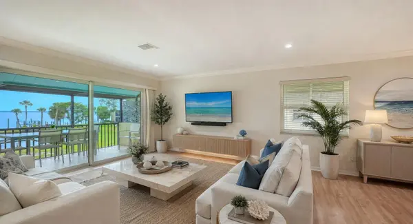 4234 GULF OF MEXICO DR #E2, Longboat Key, FL 34228