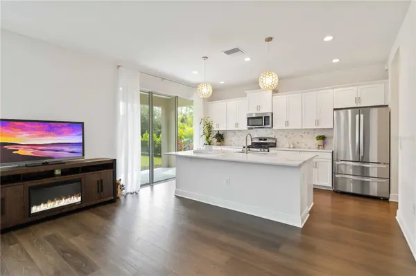 10109 CANAVERAL CIR, Sarasota, FL 34241