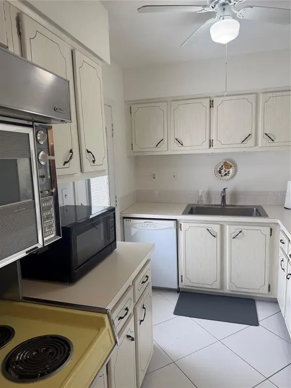 775 JOHN RINGLING BLVD ## 33, Sarasota, FL 34236