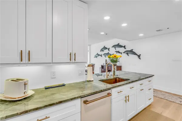 615 DREAM ISLAND PL #201, Longboat Key, FL 34228