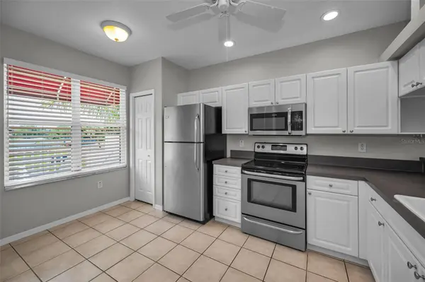 1400 WATER VIEW DR W #202, Largo, FL 33771