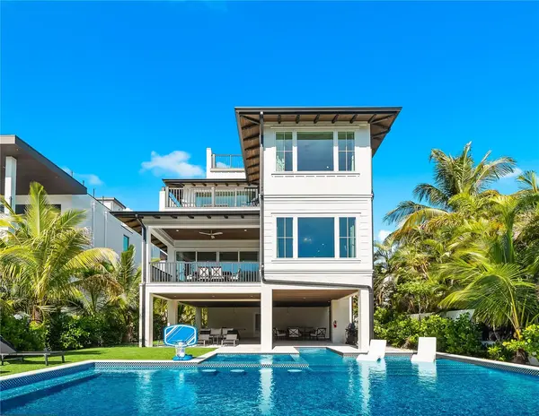 551 S WASHINGTON DR, Sarasota, FL 34236